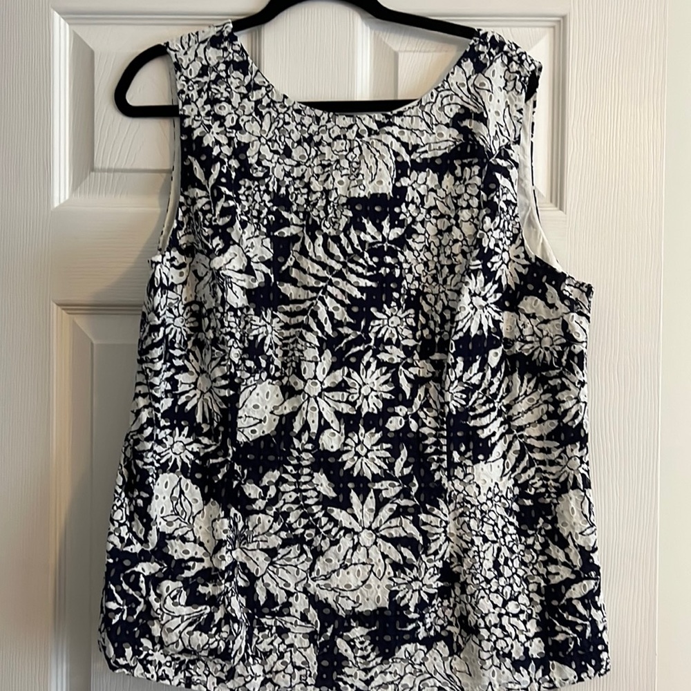 Boden size 18 US Navy & White eyelet top